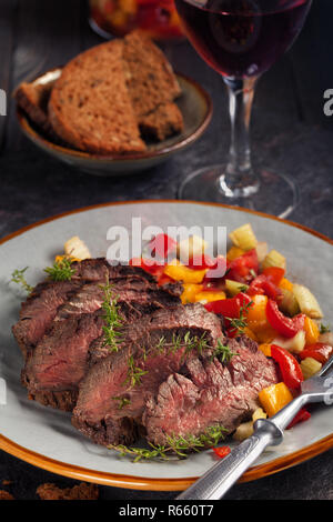 Gegrilltes Steak und Gemüse. Stockfoto