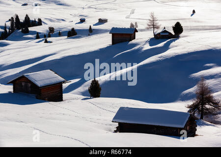 Winter Sonnenaufgang über Seiser Alm Dolomiten, Italien Stockfoto