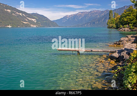 Pier am Thuner See in der Nähe von Spiez Stockfoto