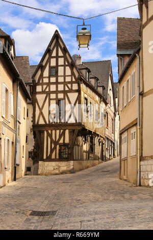 Fachwerkhaus auf die Rue des ecuyers in Chartres Stockfoto