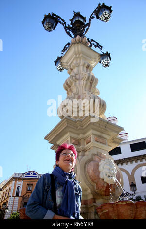 Farola Brunnen auf der Virgen de los Reyes Square Stockfoto