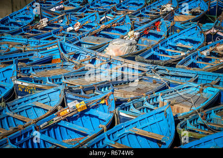 Alte blaue rostigen Boote Stockfoto