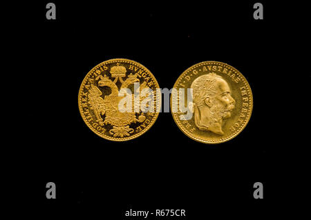 Einige gold Österreichische Kronen Münzen Stockfoto