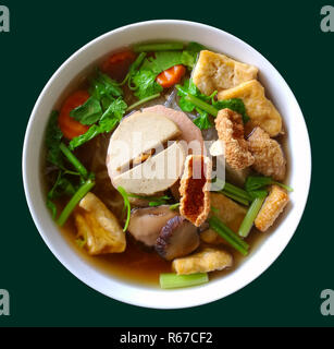 Vietnamesisch vegetarisch Gemüse Reis Nudelsuppe-hu tieu nam Vang, beliebten Straße Essen in Vietnam. Stockfoto