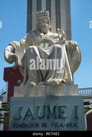 James I von Aragon, der Eroberer (Montpellier, 1208 - Valencia, 1276). Graf von Barcelona und König von Aragon (1213-1276), König von Valencia (1239-1276) und Mallorca (1229-1276). Skulptur von Vicente LLorens Poy (1936-2014) am Hauptplatz, am alten Standort, dass das Kunstwerk war. Vila-Real. Provinz Castellón, Valencia, Spanien. Stockfoto