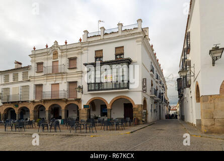 ZAFRA, Badajoz, Spanien - November 24, 2018: Die Menschen auf dem Platz große Zafra, Badajoz Provinz, Spanien Stockfoto