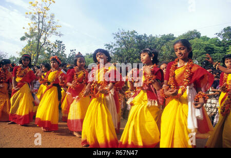 Holi Festival, Shantiniketan, Santiniketan, Bolpur, Birbhum, Kalkutta, Kalkutta, Westbengalen, Indien, Asien Stockfoto