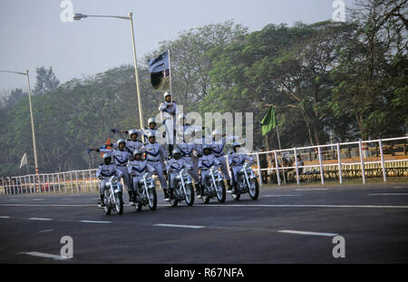 Bike Balance, Republic Day Parade, Delhi, Indien, Indien, Asien, Asien Stockfoto