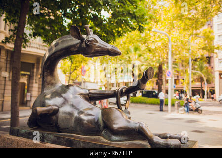 Detail einer Statue, die den Allgemeinen Joan Prim auf einem Pferd in Barcelona, Spanien. Stockfoto