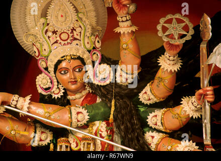 Pooja Göttin Durga Puja festival Hommage an die Mutter Göttin Prozession, Kolkata, West Bengal, Indien Stockfoto