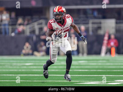 Dezember 01, 2018: Oklahoma Sooners wide receiver Myles #87 Hänseln in der NCAA grosse Meisterschaft 12 Fußballspiel zwischen der Universität von Texas Longhorns und die Universität von Oklahoma Sooners bei AT&T Stadium in Arlington, TX Oklahoma besiegt Texas 39-27 Albert Pena/CSM Stockfoto