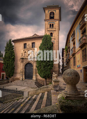 San Gil y Santa Ana Kirche in Granada Stockfoto