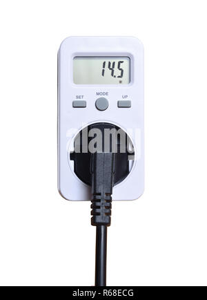 Weiß Wattmeter mit AC-Stecker und Buchsen isoliert auf weißem Hintergrund. Stockfoto