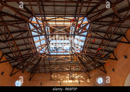 Irene Village Mall, ein modernes Einkaufszentrum mit Werken der Kunst, Pretoria, Südafrika Stockfoto