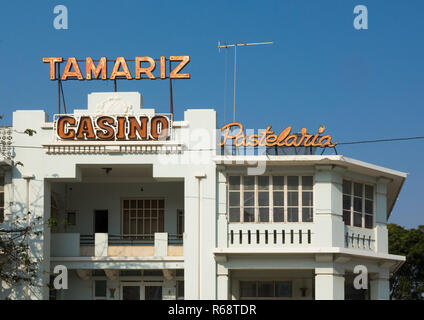 Tamariz Casino, einem verlassenen portugiesischen Stil Gebäude aus der Kolonialzeit, Provinz Benguela, Lobito, Angola Stockfoto