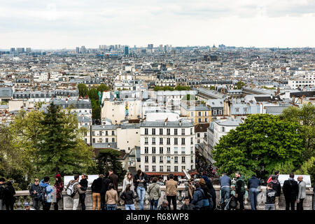 Paris von oben aus den Stufen von Sacre Coeur gesehen. Stockfoto