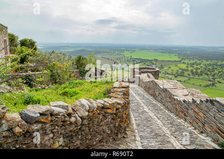 Blick vom mittelalterlichen Dorf in Portugal Monsaraz Stockfoto