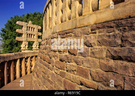 Gateway, Great Stupa, Sanchi Stupa, Buddhist Complex, Sanchi, Vidisha, Raisen, Madhya Pradesh, Indien, Asien Stockfoto