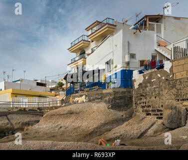 Haus auf den Klippen von Teneriffa Stockfoto