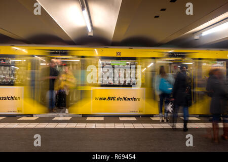 U-Bahn in Berlin. Stockfoto