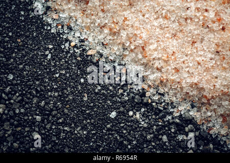 Schwarz und rosa Himalaya-salz Makro Hintergrund Stockfoto