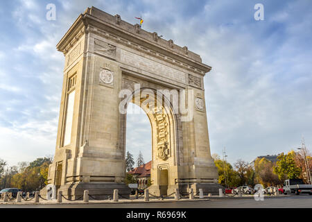 Er Triumphbogen (Arcul de Triumph) in Bukarest, Rumänien Stockfoto