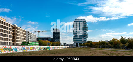 Leben an der East Side Gallery in Berlin. Stockfoto