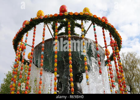 Brunnen für Ostern Stockfoto