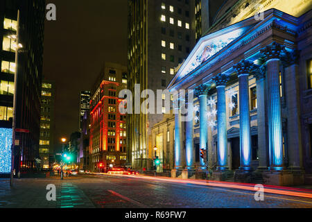 Montreal, Kanada, 3. Dezember, 2018. St-Jacques Street bei Nacht. Credit: Mario Beauregard/Alamy leben Nachrichten Stockfoto