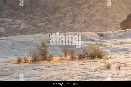 Sightseeing in die Stiere Partei und Elefanten Kopf Naturdenkmal Erongo Namibia Stockfoto