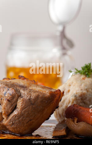 Bayerischen gebratenes Schweinefleisch Stockfoto