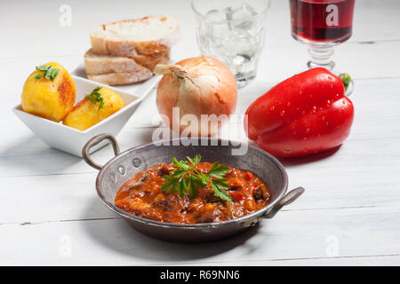 Ungarisches Gulasch Stockfoto