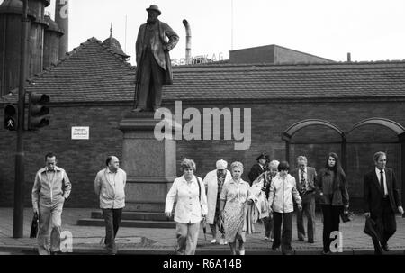 Die Stadt Neunkirchen am 2. August 1979. Hütte | Verwendung weltweit Stockfoto