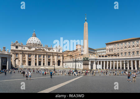 St. Peter's Basilica and Square, Vatikan, Rom, Italien Stockfoto