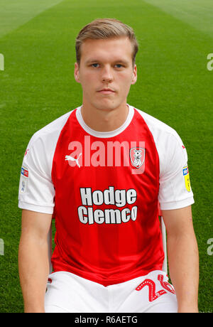 Sean Raggett, Rotherham United Football Club, Photocall, Saison 2018-2019 Stockfoto