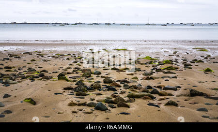 Blick auf den Strand Plage de la Baie de Launay Stockfoto