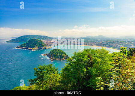 Luftaufnahme von San Sebastian oder Donostia an einem schönen Sommertag, Baskenland, Spanien Stockfoto