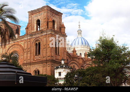 Die Kathedrale der Unbefleckten Empfängnis in Cuenca, Ecuador Stockfoto