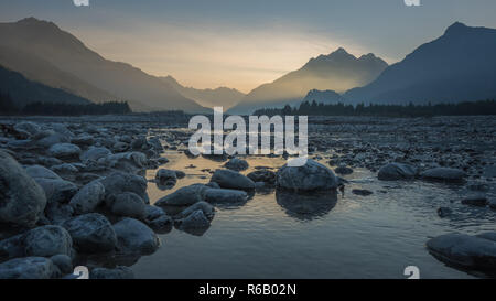 Kies bank im Lechtal, Österreich Stockfoto