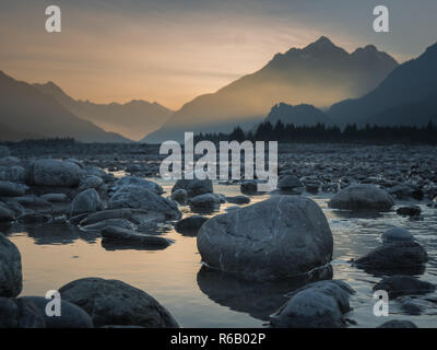 Kies bank im Lechtal, Österreich Stockfoto