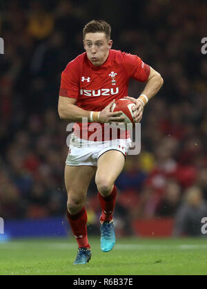 Wales' Josh Adams im Herbst Internationale im Fürstentum Stadium, Cardiff. PRESS ASSOCIATION Foto. Bild Datum: Samstag, November 24, 2018. Siehe PA Geschichte RUGBYU Wales. Foto: David Davies/PA-Kabel. Einschränkungen: Sie unterliegen Beschränkungen. Nur für den redaktionellen Gebrauch bestimmt. Keine kommerzielle Nutzung. Keine Verwendung in Büchern oder Print Sales ohne vorherige Genehmigung. Stockfoto