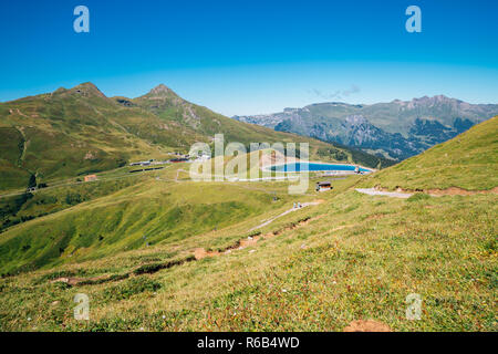 Fallbodensee See und Berg an der Jungfrau Region in der Schweiz Stockfoto