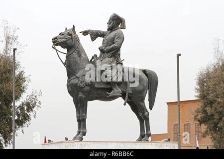 Kairo, Ägypten - Februar 24: Ibrahim Pasha Denkmal am 24. Februar 2010. Ibrahim Pasha historische Reiterstandbild in Kairo, Ägypten. Stockfoto