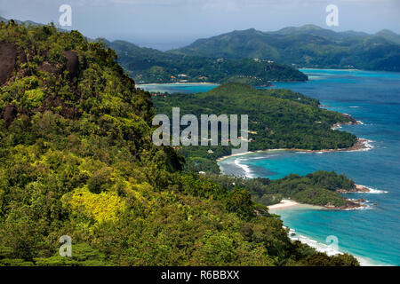 Port Glaud, erhöhten Blick auf die Südküste, panoramastraße Mahe Seychellen Stockfoto