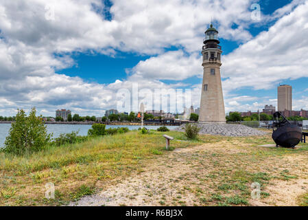 Buffalo Leuchtturm und der Stadt im Hintergrund Stockfoto