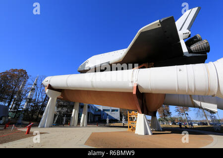 Space Shuttle Orbiter test Simulator Pathfinder sitzt auf der Hauptantriebsanlage Test Artikel externe Tank (Mpta-ET) an den US-Rakete und Space Center Stockfoto