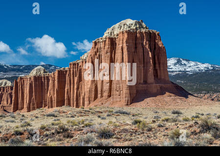 Türmen und Klippen in Upper Cathedral Valley, Capitol Reef National Park, Colorado Plateau, Utah, USA Stockfoto