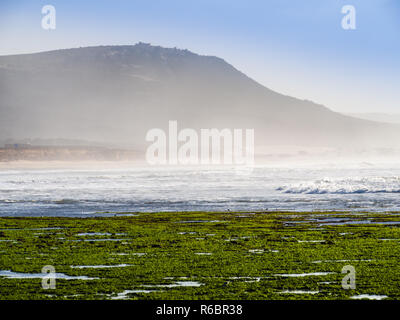 Atlantik Küste bei Zaouiet Bouzarktoune in der Nähe von Essaouira, Marokko Stockfoto