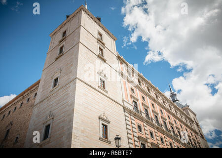 Detaillierte Architektur von Alcazar de Toledo, Weltkulturerbe der UNESCO in Spanien Stockfoto