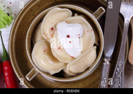 Knödel mit Adyghe Käse Stockfoto
